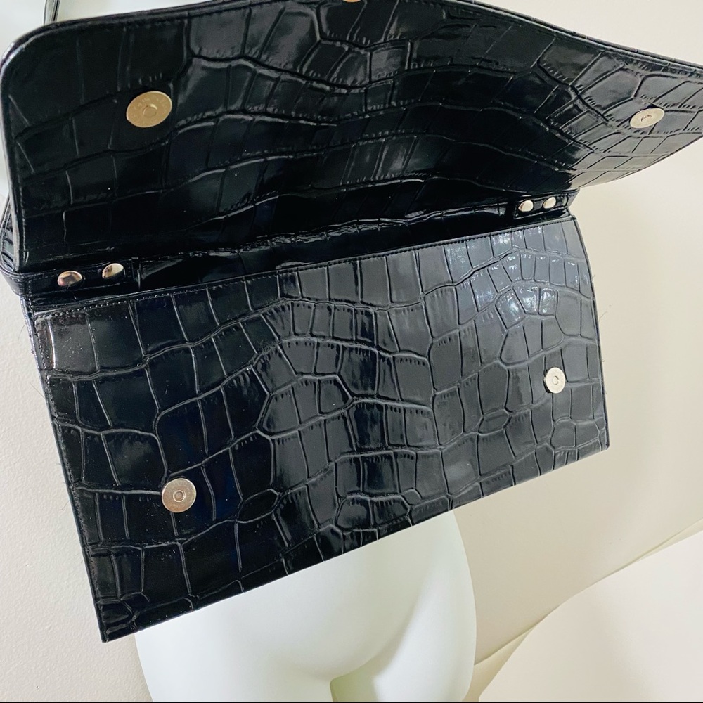 Black Snakeskin design large rectangular Purse - Picture 4 of 8